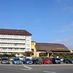 ホテル Hotel Straznice 3*