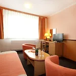 Hotel Straznice ホテル 3*