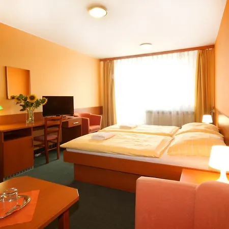 Hotel Straznice 3*