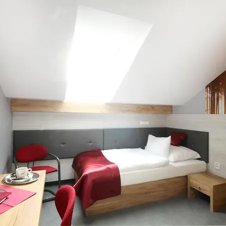 Hotel Straznice 3*